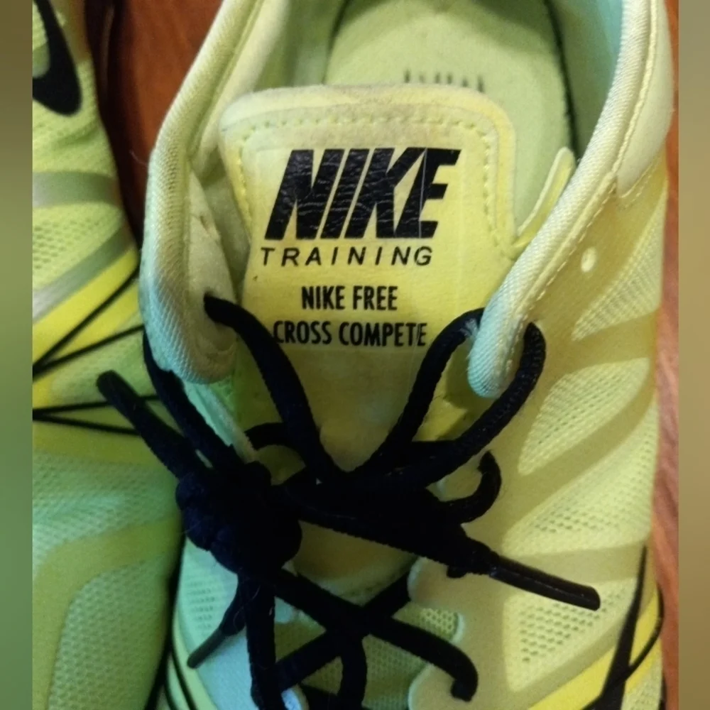 Nike Free Cross Compete Neon Training Shoes Size 9.5 Women's